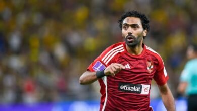 الأهلي يربط نجم العين السابق بعقد جديد