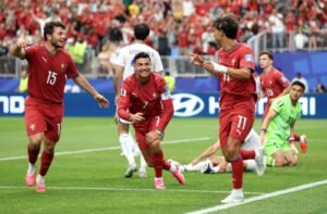 بالصور.. رونالدو يبصم على اكتساح البرتغال لأوزبكستان 2 بالصور.. رونالدو يبصم على اكتساح البرتغال لأوزبكستان