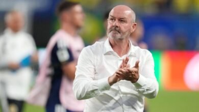 كلارك يستقيل من تدريب اسكتلندا بعد توديع كأس العالم