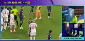 نجم باراجواي.. ضحية "تغطية الفم" في كأس العالم
