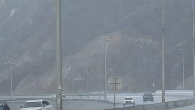 عقب انقطاع طويل.. هطول أمطار الخير على على طريق خورفكان وشارع الشيخ خليفة بن زايد 1 هطول أمطار