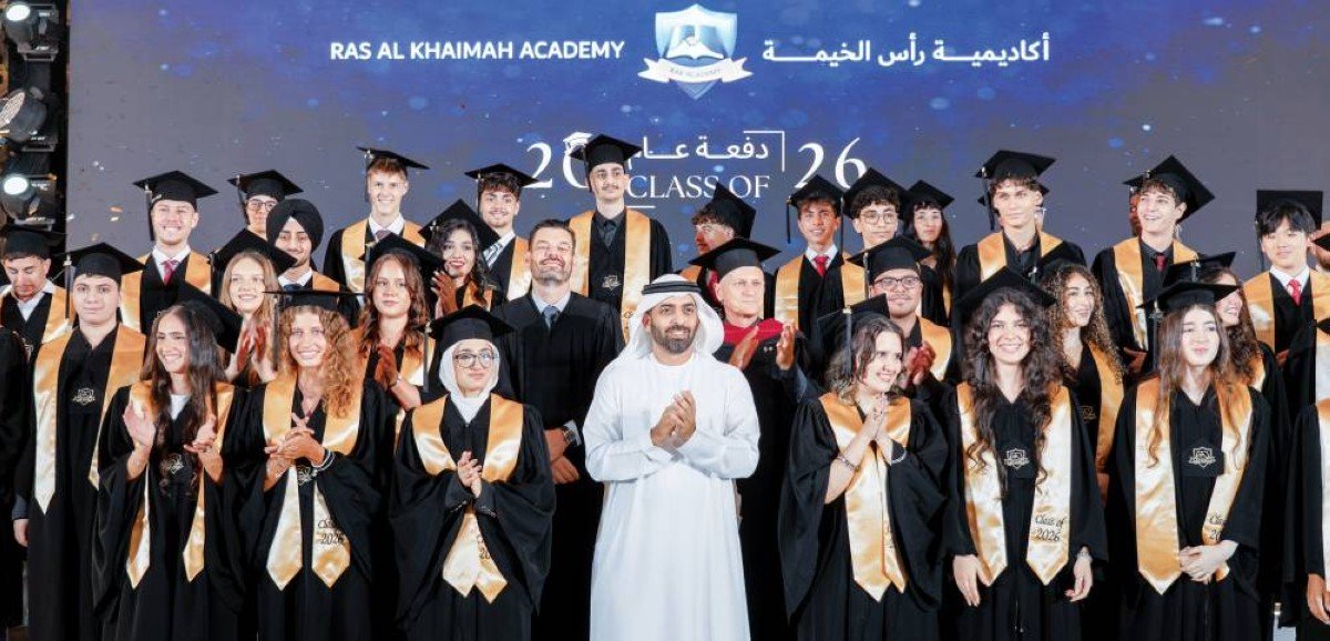 أحمد بن سعود يشهد حفل تخريج بأكاديمية رأس الخيمة 1 أحمد بن سعود