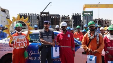 شرطة "أبوظبي" تنفذ مبادرة "برّد صيفهم" تعزيزًا لسلامة العمال في الظهيرة