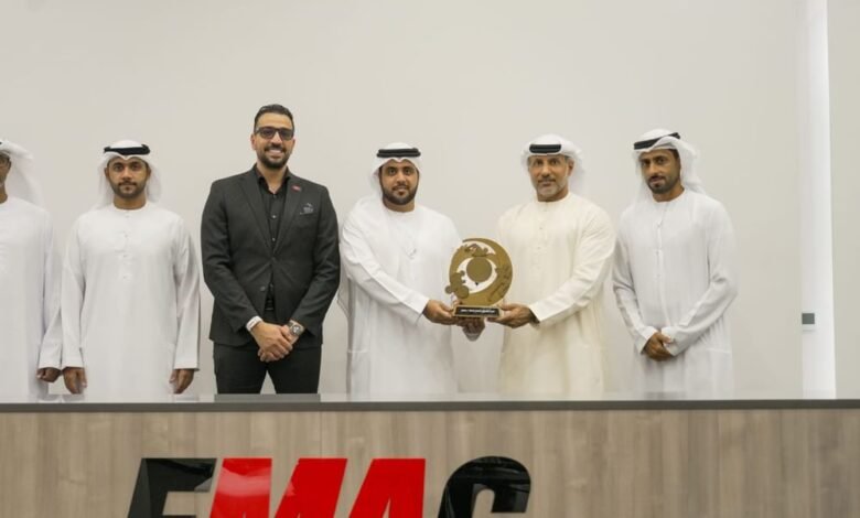 نادي الفجيرة للفنون القتالية يتوج بدرع التفوق العام للترايثلون للموسم الثاني على التوالي 6 نادي الفجيرة للفنون القتالية يتوج بدرع التفوق العام للترايثلون للموسم الثاني على التوالي
