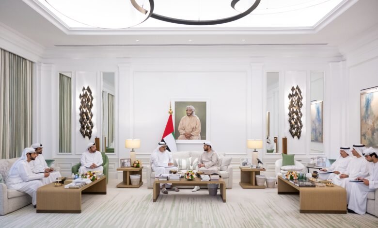 حمدان بن زايد يطلع على خطط تطوير الرياضة في الظفرة 4 حمدان بن زايد يطلع على خطط تطوير الرياضة في الظفرة