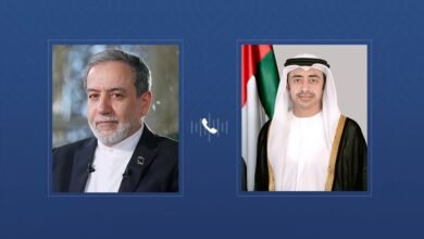 عبدالله بن زايد يتلقى اتصالا هاتفيا من وزير خارجية إيران