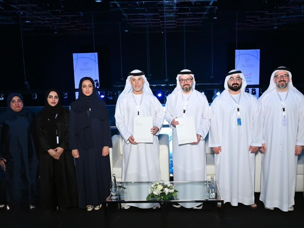 "الإمارات لرعاية الموهوبين" و"باحثي الإمارات" يوقعان مذكرة تعاون 1 "الإمارات لرعاية الموهوبين" و"باحثي الإمارات" يوقعان مذكرة تعاون