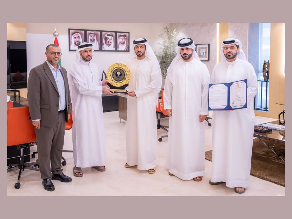دائرة البلدية والتخطيط بعجمان تحصد جائزة الطاووس الذهبي العالمية 1 دائرة البلدية والتخطيط بعجمان تحصد جائزة الطاووس الذهبي العالمية