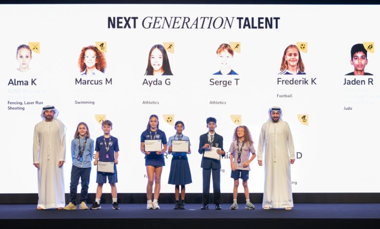 مجلس دبي الرياضي يتوج الفائزين في دورة "مايديا لألعاب مدارس دبي" 3 مجلس دبي الرياضي يتوج الفائزين في دورة "مايديا لألعاب مدارس دبي"