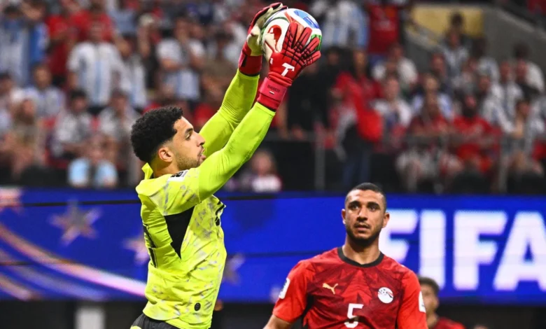 مصطفى شوبير بين أفضل 5 حراس في كأس العالم