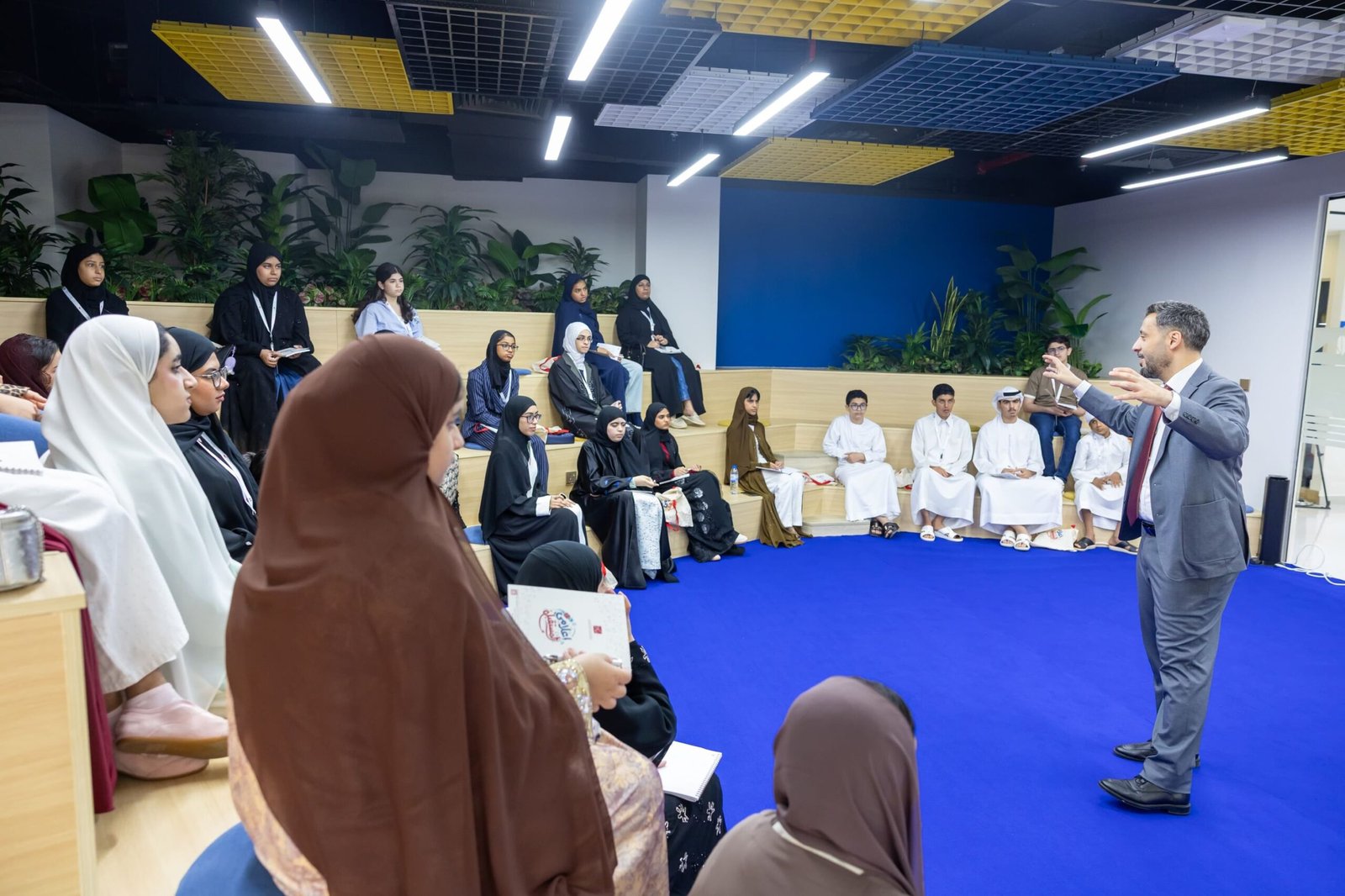 ضمن فعاليات "صيف الفجيرة".. انطلاق برنامج "إعلامي المستقبل" لإعداد جيل يواكب التحولات الرقمية 1 صيف الفجيرة