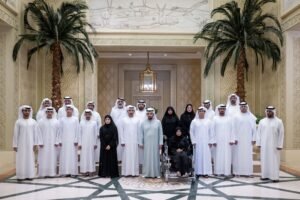 حمدان بن زايد يستقبل أوائل الثانوية العامة في منطقة الظفرة 3 حمدان بن زايد يستقبل أوائل الثانوية العامة في منطقة الظفرة