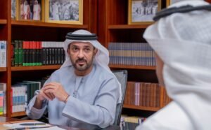 عبد العزيز بن حميد يطّلع على مستجدات مجموعة "عمل جذب واستقطاب الاستثمارات إلى عجمان" 2 عبد العزيز بن حميد يطّلع على مستجدات مجموعة "عمل جذب واستقطاب الاستثمارات إلى عجمان"