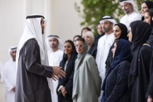 رئيس الدولة يستقبل فريق عمل الاحتفال الرسمي بعيد الاتحاد الــ 54 للإمارات 5 رئيس الدولة يستقبل فريق عمل الاحتفال الرسمي بعيد الاتحاد الــ 54 للإمارات