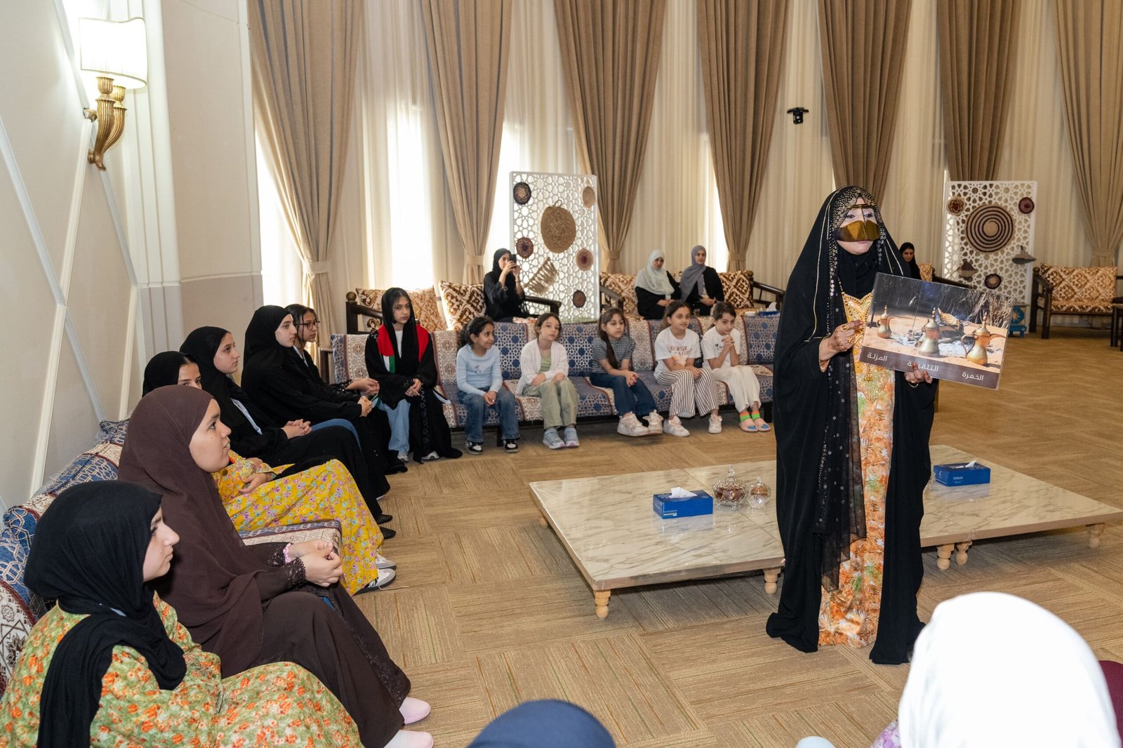 "التنمية الأسرية" تنظم ورشاً لتعزيز التواصل بين كبار المواطنين والأطفال 1 التنمية الأسرية