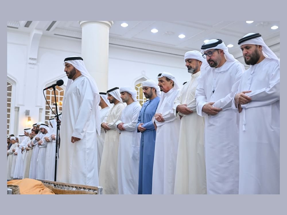 حاكم عجمان وولي عهده يؤديان صلاة الجنازة على جثمان منصور سيف الزعابي 1 حاكم عجمان وولي عهده يؤديان صلاة الجنازة على جثمان منصور سيف الزعابي