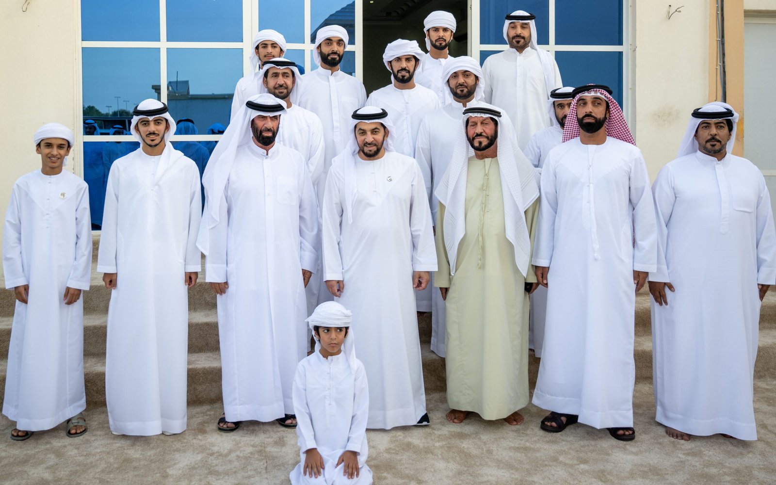 حمدان بن زايد يزور راشد مبارك المنصوري ومطر محمد المنصوري في منزليهما بمدينة غياثي 1 حمدان بن زايد