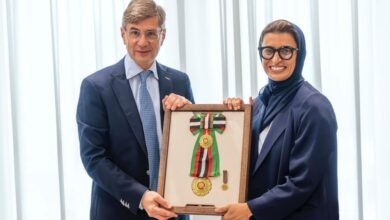 رئيس الدولة يمنح سفير الجمهورية الفرنسية وسام زايد الثاني من الدرجة الأولى 3 رئيس الدولة يمنح سفير الجمهورية الفرنسية وسام زايد الثاني من الدرجة الأولى