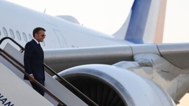 ماكرون يبدأ زيارة تاريخية إلى سوريا.. والشرع يعلن عن اتفاقيات لإعادة الإعمار