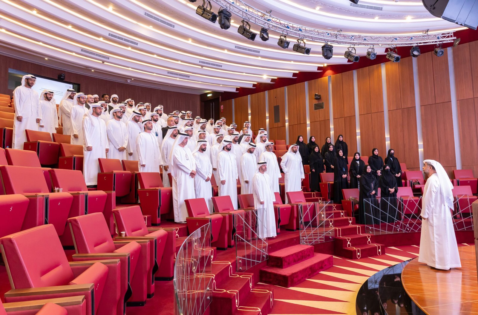 75 مأمور ضبط قضائي يؤدون اليمين القانونية أمام النائب العام لإمارة أبوظبي 1 ضبط قضائي