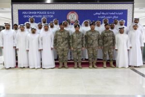 قائد عام شرطة أبوظبي يؤكد أهمية تطوير منظومة المعلومات لدعم الأمن الاستباقي