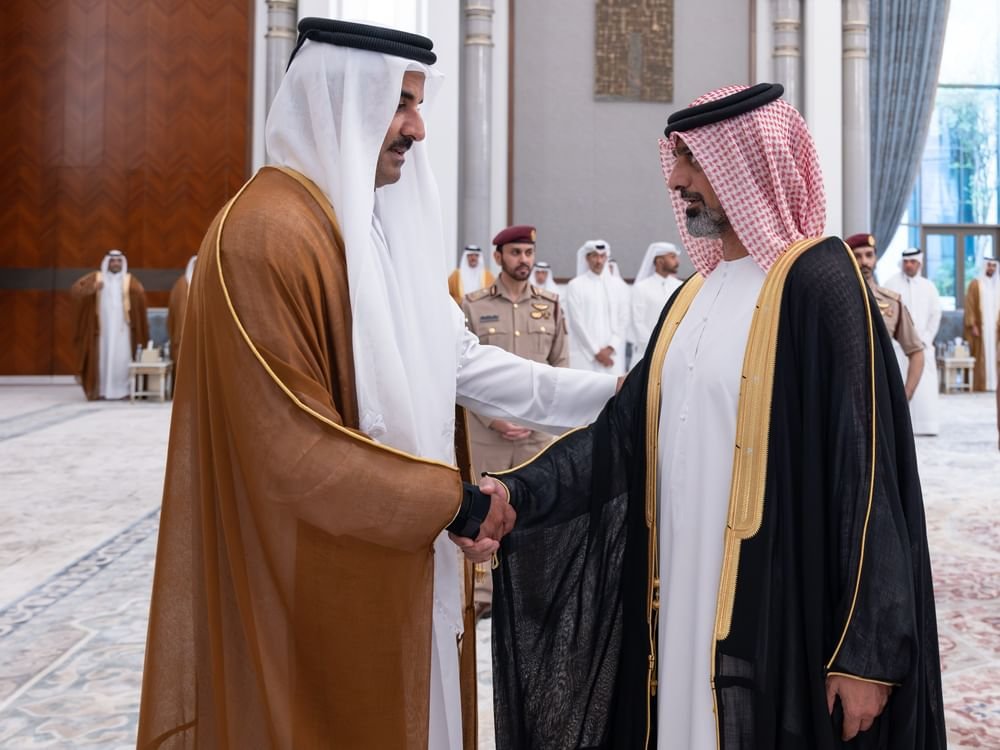 ولي عهد عجمان يقدم واجب العزاء إلى أمير قطر في وفاة الشيخ حمد بن خليفة آل ثاني 1 ولي عهد عجمان يقدم واجب العزاء إلى أمير قطر في وفاة الشيخ حمد بن خليفة آل ثاني