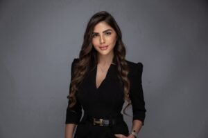 حساب «عند الوصول» من «المشرق نيو» يُمكّن الزوار الدوليين من فتح حساب مصرفي رقمي فور وصولهم إلى دولة الإمارات 2 حساب «عند الوصول» من «المشرق نيو» يُمكّن الزوار الدوليين من فتح حساب مصرفي رقمي فور وصولهم إلى دولة الإمارات