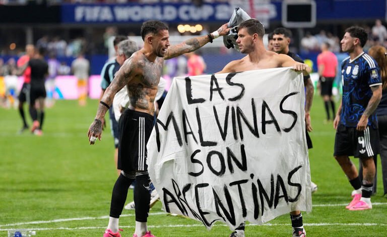 أزمة سياسية قبل نهائي كأس العالم بسبب تصرف لاعبي الأرجنتين 2 أزمة سياسية قبل نهائي كأس العالم بسبب تصرف لاعبي الأرجنتين