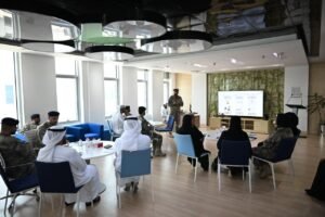 شرطة أبوظبي تستعرض تجربتها المؤسسية في التميز والابتكار أمام وفد بلدية مدينة أبوظبي 2 شرطة أبوظبي تستعرض تجربتها المؤسسية في التميز والابتكار أمام وفد بلدية مدينة أبوظبي