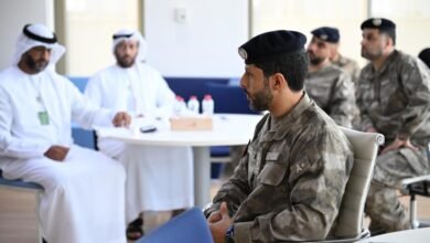 شرطة أبوظبي تستعرض تجربتها المؤسسية في التميز والابتكار أمام وفد بلدية مدينة أبوظبي