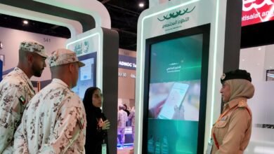 إقبال على منصة شرطة دبي في معرض الخدمة الوطنية للتوظيف 3 إقبال على منصة شرطة دبي في معرض الخدمة الوطنية للتوظيف