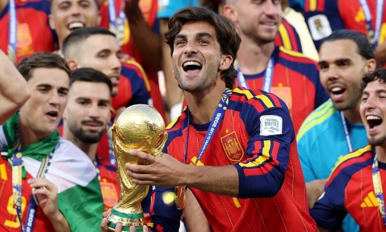 ريال مدريد يراقب نجم برشلونة بعد تألقه المونديالي 12 ريال مدريد يراقب نجم برشلونة بعد تألقه المونديالي