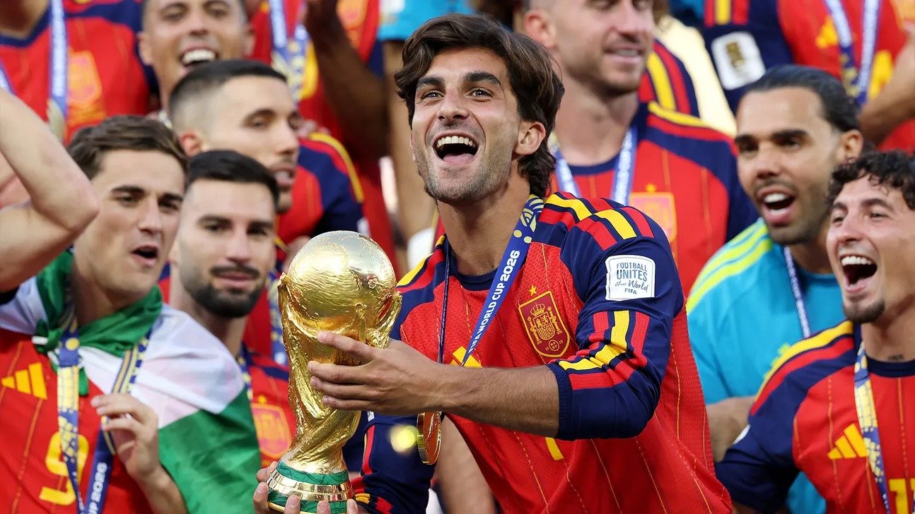 ريال مدريد يراقب نجم برشلونة بعد تألقه المونديالي 1 ريال مدريد يراقب نجم برشلونة بعد تألقه المونديالي