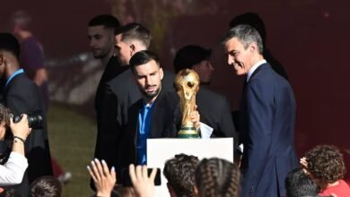 نجم إسبانيا ينفي تجاهل رئيس الوزراء في احتفالات التتويج 2 نجم إسبانيا ينفي تجاهل رئيس الوزراء في احتفالات التتويج