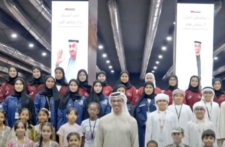 منصور بن زايد يزور جناح مجلس الأمن السيبراني 2 منصور بن زايد يزور جناح مجلس الأمن السيبراني