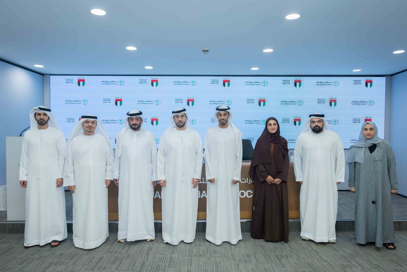 تعاون بين دائرة الأراضي والأملاك في دبي واتحاد الإمارات لكرة القدم 1 دائرة الأراضي والأملاك