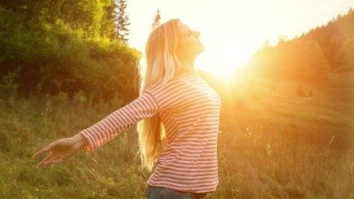 ليست الظهيرة وحدها.. دراسة تكشف خطراً صامتاً لأشعة الشمس أواخر النهار 1 الظهيرة