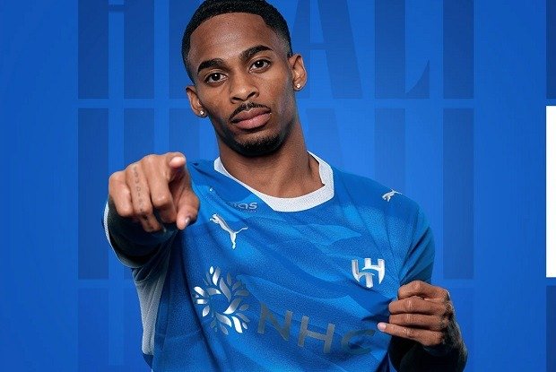 الهلال السعودي يضم الهولندي سامرفيل 1 الهلال السعودي