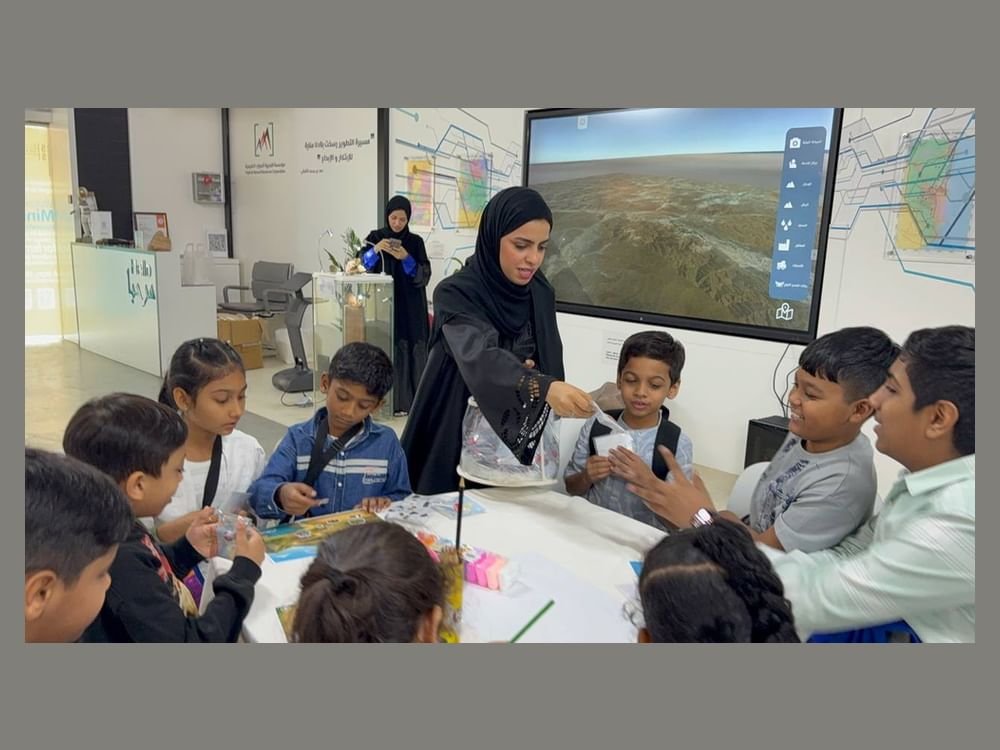 أكثر من 110 زائرين يطلعون على مختبر الابتكار التعديني في الفجيرة 1 أكثر من 110 زائرين يطلعون على مختبر الابتكار التعديني في الفجيرة