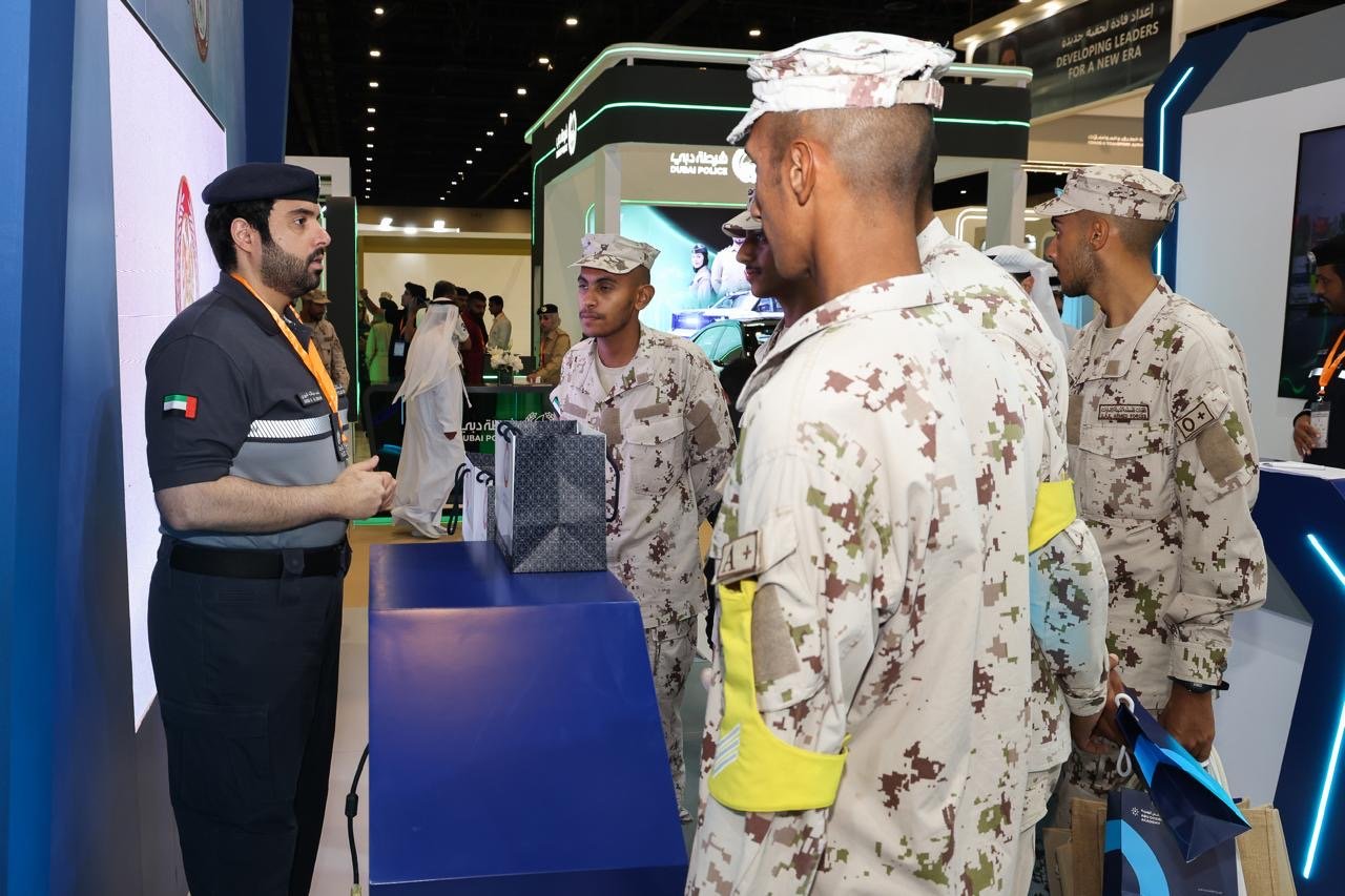 شرطة أبوظبي تستقطب الكفاءات الوطنية في «معرض الخدمة الوطنية» للتوظيف بمدينة «إكسبو دبي». 1 شرطة أبوظبي تستقطب الكفاءات الوطنية في «معرض الخدمة الوطنية» للتوظيف بمدينة «إكسبو دبي».