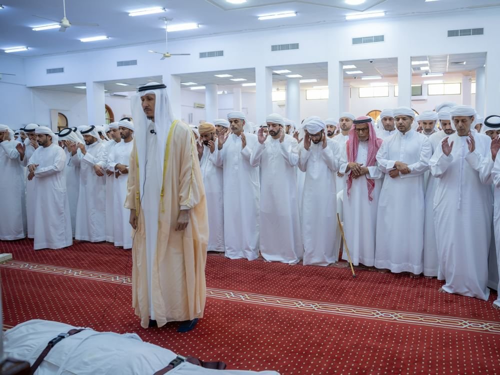 حمدان بن محمد يحضر تشييع جثمان سالم حمد بن نهيان العامري 1 حمدان بن محمد يحضر تشييع جثمان سالم حمد بن نهيان العامري
