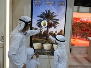 «تحدي الرطب».. لعبة تختبر معرفة الأطفال بأصناف الثمار