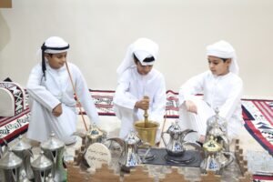 سنع القهوة والمجالس في «العين للرطب».. المحافظة على تقاليد إكرام الضيف 7 سنع القهوة والمجالس في «العين للرطب».. المحافظة على تقاليد إكرام الضيف