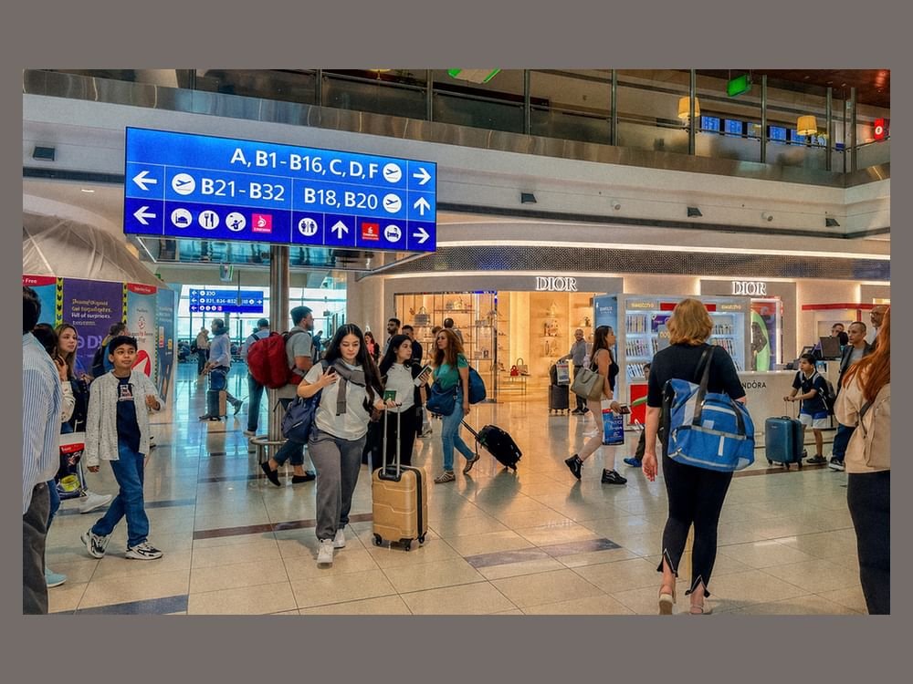 استعدادا لاستقبال 3 ملايين مسافر.. جمارك دبي ترفع جاهزيتها للموسم الصيفي وتقلص زمن تفتيش الحقائب إلى 7 ثوان 1 استعدادا لاستقبال 3 ملايين مسافر.. جمارك دبي ترفع جاهزيتها للموسم الصيفي وتقلص زمن تفتيش الحقائب إلى 7 ثوان