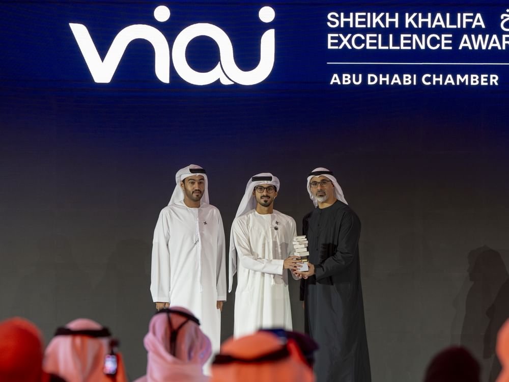 تحت رعاية رئيس الدولة..خالد بن محمد بن زايد يكرِّم الفائزين بجائزة الشيخ خليفة للامتياز 1 تحت رعاية رئيس الدولة..خالد بن محمد بن زايد يكرِّم الفائزين بجائزة الشيخ خليفة للامتياز