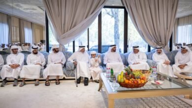 سيف بن زايد يقدم واجب العزاء في وفاة خدية بنت هامل