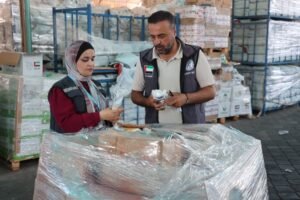 "الفارس الشهم 3" يقدم قافلة أدوية إلى منظمة الصحة العالمية دعما للمنظومة الصحية في غزة 4 "الفارس الشهم 3" يقدم قافلة أدوية إلى منظمة الصحة العالمية دعما للمنظومة الصحية في غزة