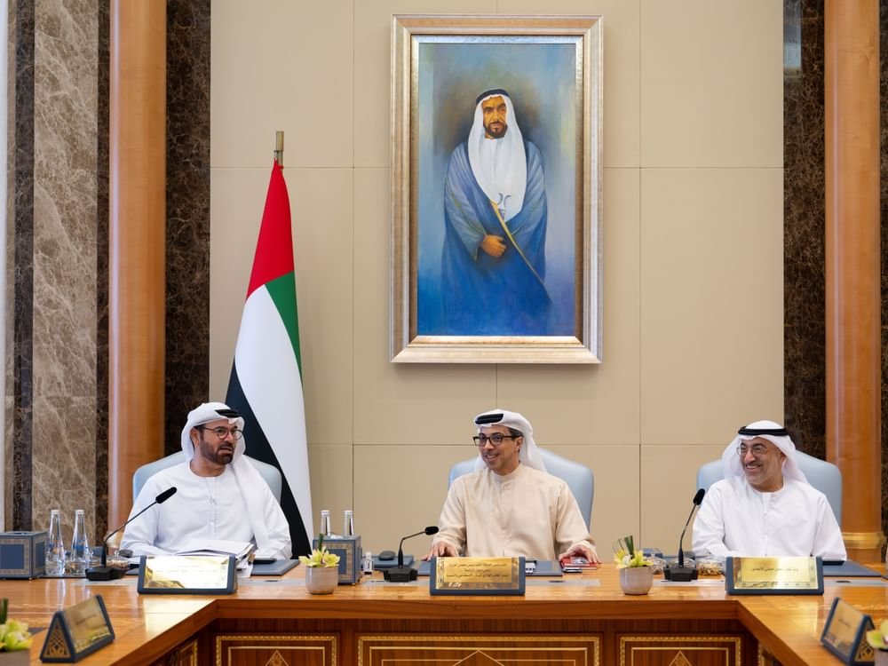 برئاسة منصور بن زايد.. المجلس الوزاري للذكاء الاصطناعي والتنمية يستعرض خطط ومشاريع التحول إلى أنظمة الذكاء الاصطناعي المساعد في الحكومة 1 برئاسة منصور بن زايد.. المجلس الوزاري للذكاء الاصطناعي والتنمية يستعرض خطط ومشاريع التحول إلى أنظمة الذكاء الاصطناعي المساعد في الحكومة