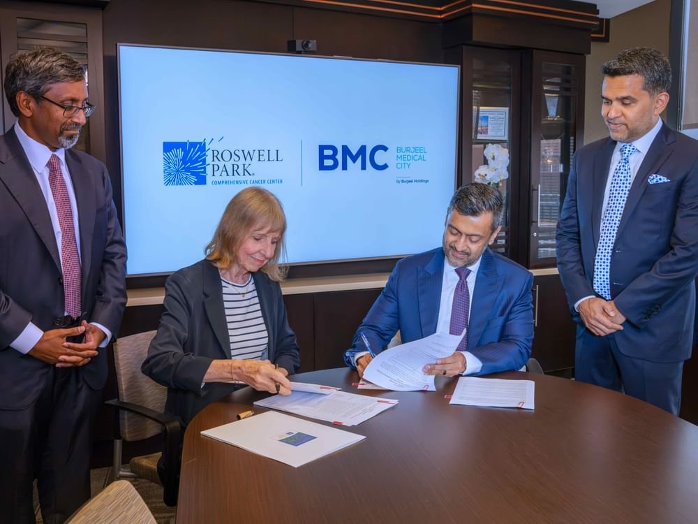تعاون بين "برجيل الطبية" و"روزويل بارك" لتأسيس برنامج جراحة أورام الصدر في الإمارات 1 تعاون بين "برجيل الطبية" و"روزويل بارك" لتأسيس برنامج جراحة أورام الصدر في الإمارات