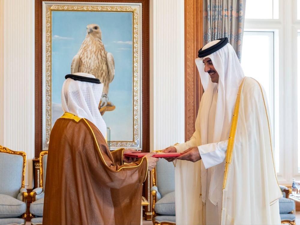 سفير دولة الإمارات يقدم أوراق اعتماده إلى أمير دولة قطر 1 سفير دولة الإمارات يقدم أوراق اعتماده إلى أمير دولة قطر